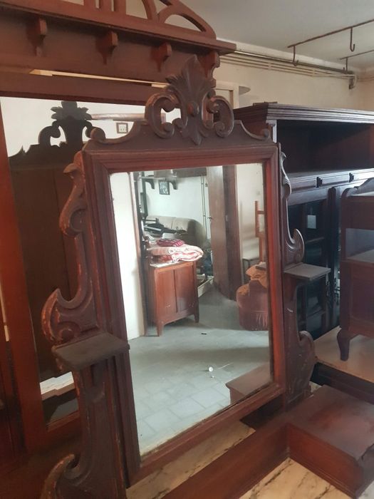 Toucador antigo com espelho