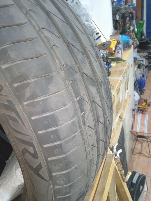Vendo pneus 215/50/17 e 205/50/17