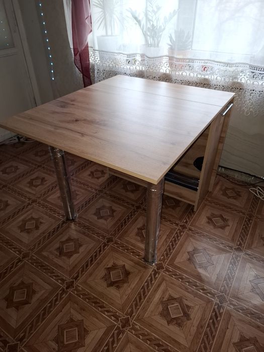 Стіл-тумба  розкладний.