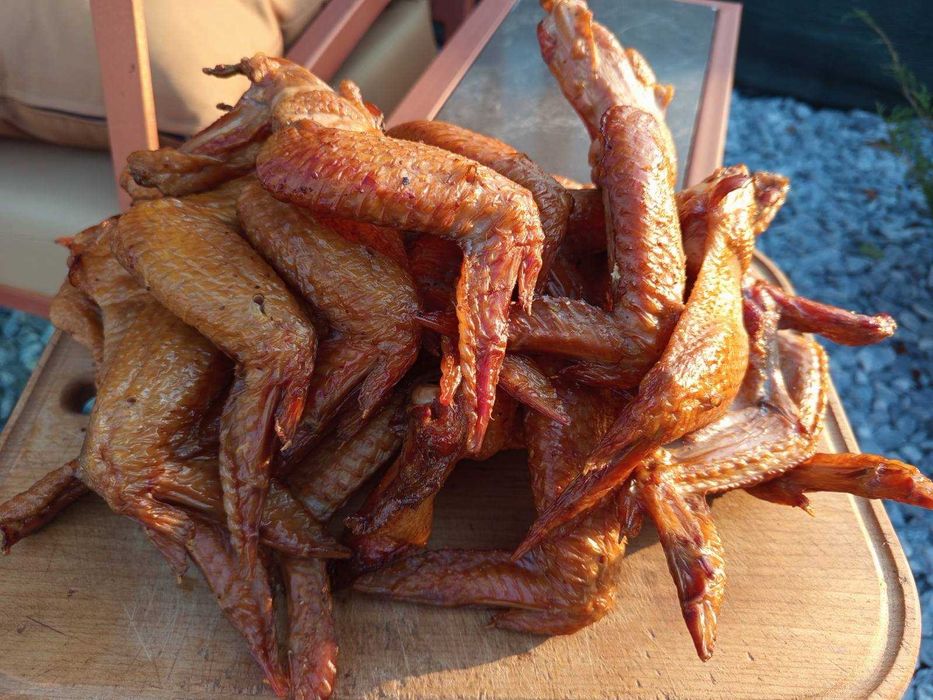 Копчені крила, гомілка, окорок, циплята