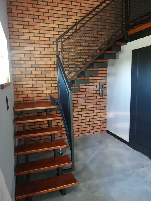 Schody drewniane / balustrady