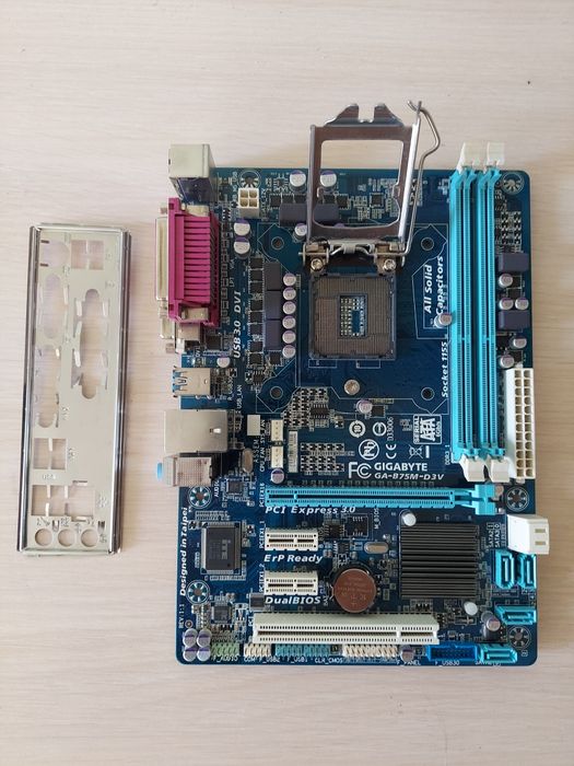 Gigabyte GA-B75M-D3V Socket 1155: 1 500 грн. - Комплектуючі та ...