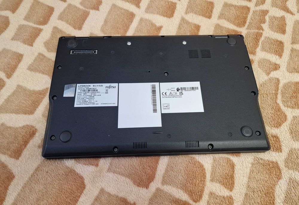 Fujitsu E5412/IPS/Core™ i5-1235U(12Gen)8GB/256GB/UHD 12Gen 4GB