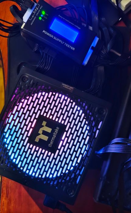 Блок живлення питания модульный Thermaltake GF1 ARGB 750  Gold