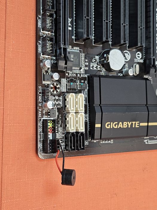 płyta główna to Gigabyte GA-P85-D3. Intel Core i7-4770