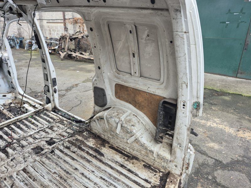 Четверть автомобиля задняя правая Caddy с Разборки Volkswagen Caddy