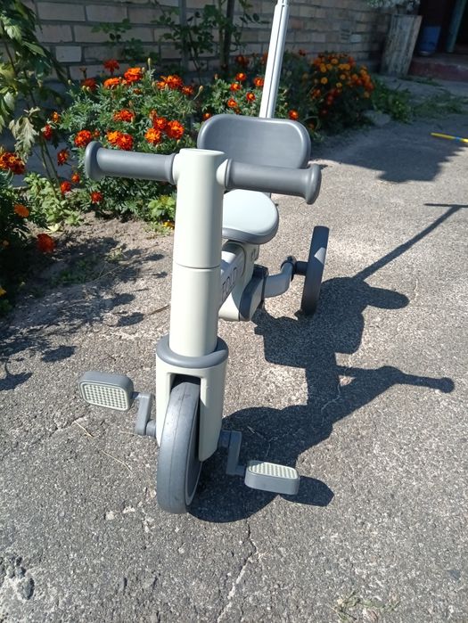 Дитячий триколісний велосипед