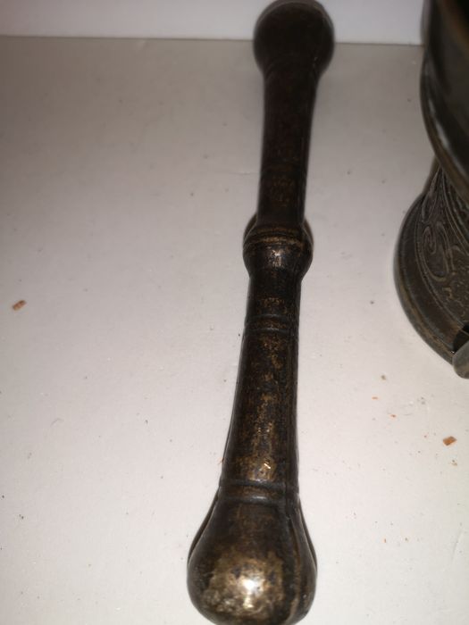 Zdobiony moździerz z brązu