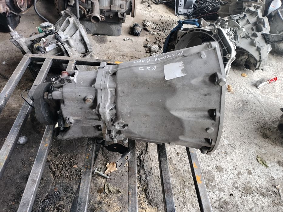 КПП коробка передач Mercedes-Bens W211 2.2D R2112610901