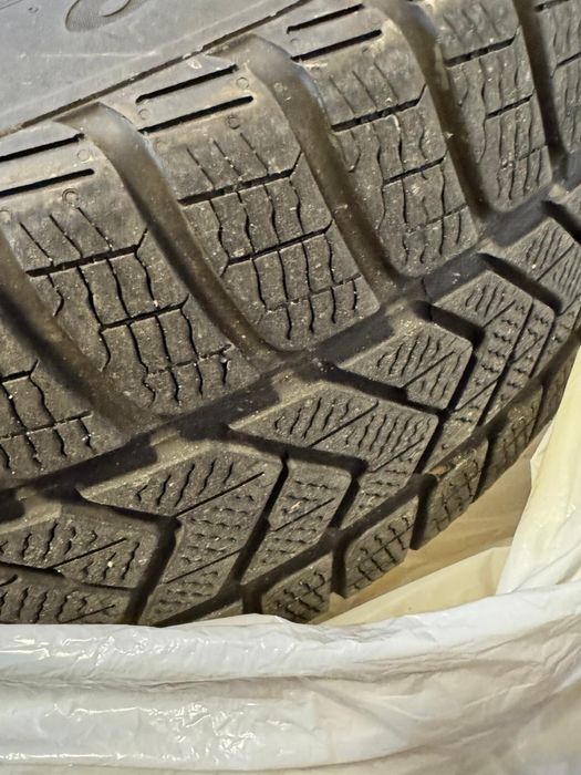 Jantes com pneus semi novo