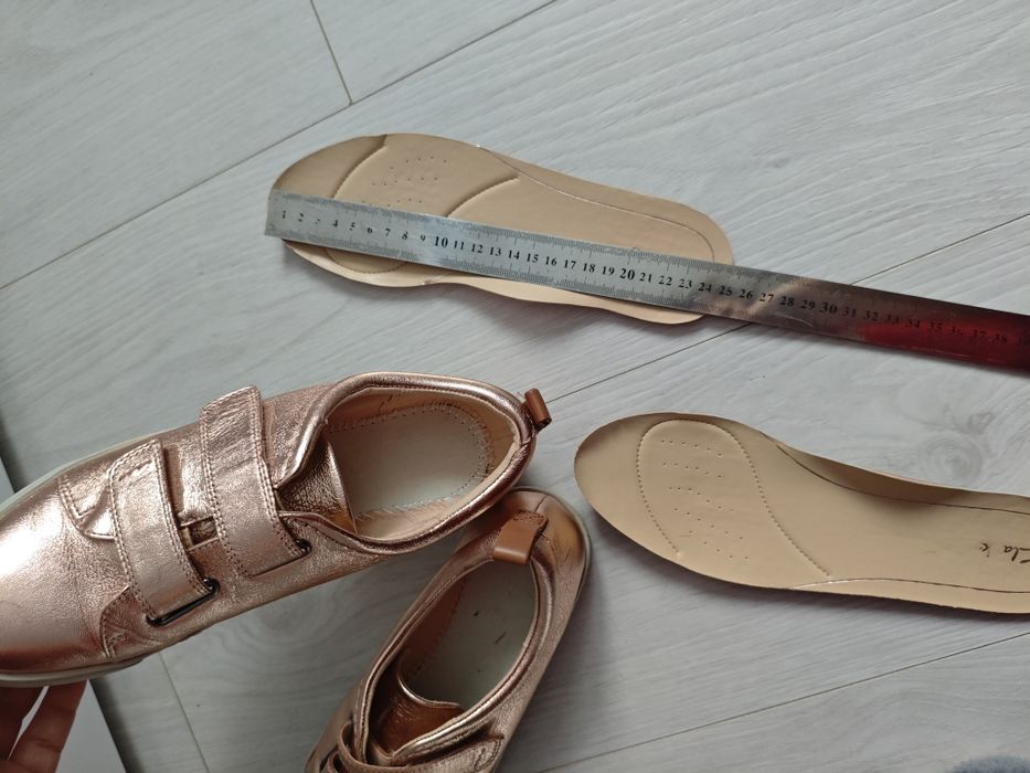 Жіночі кросівки золотисті натур шкіра CLARKS 39 розмір