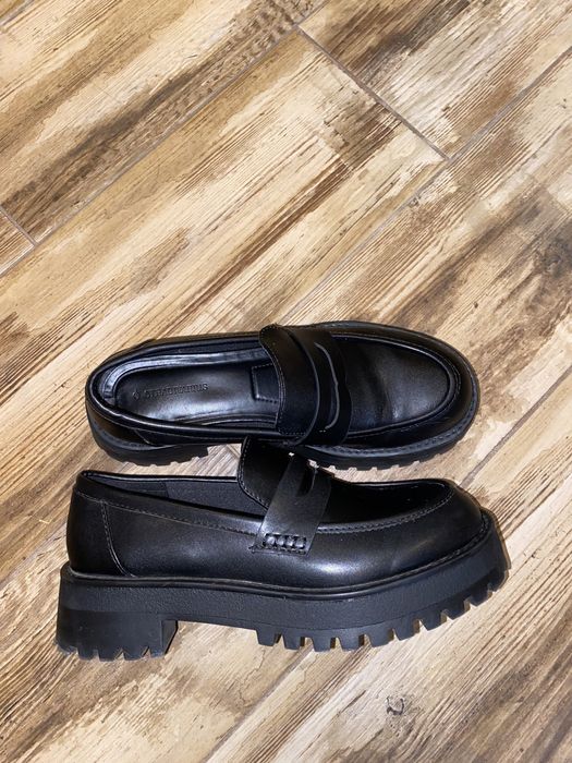 продам лофери Stradivarius 38 розміру