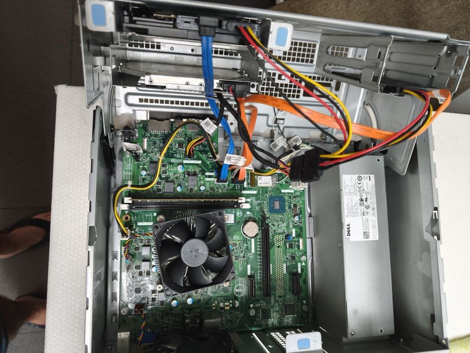 Dell Vostro 3668 I5-7400 MT