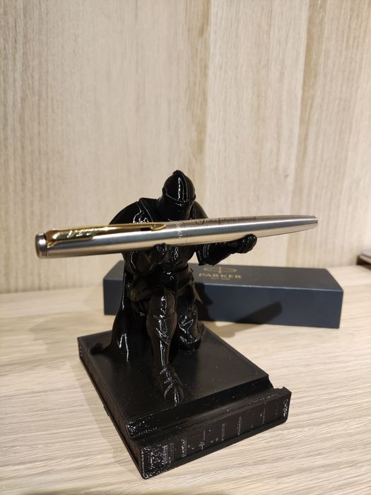 Czarny rycerz pen holder