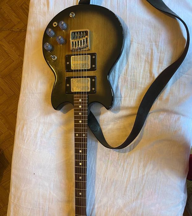 Електрогітара JOLANA  SUPERSTAR  Накрутити можна звук Gibson i Fender