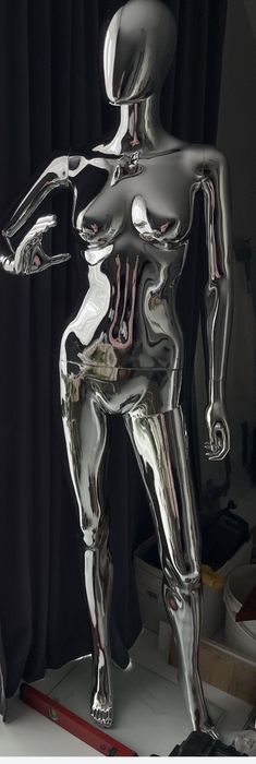 Manekin damski srebrny