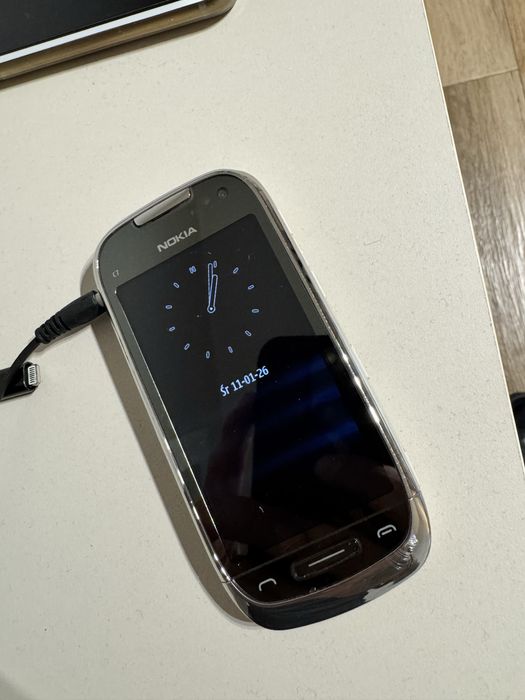 Telefon Nokia C7-00
