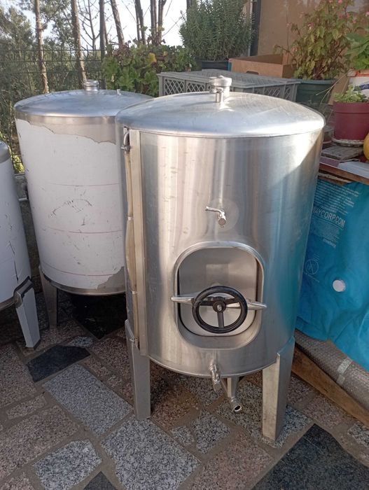 Depósito inox para vinho