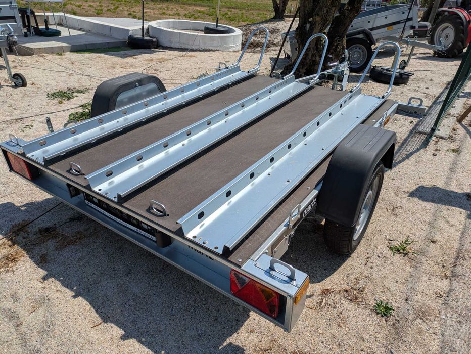 Venda de atrelados de vários modelos