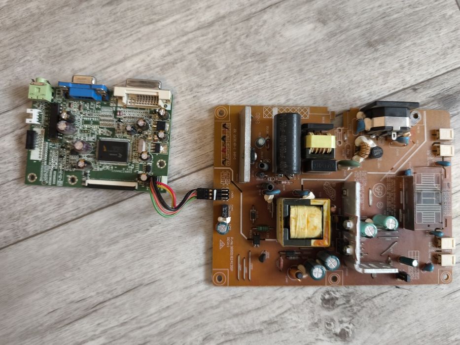 Телевизор с неисправным экраном