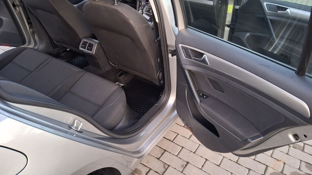 Продам Гольф 7 1.6 диз.Автомат.20р.