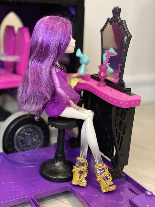 Набір Monster High Deluxe Bus від Mattel