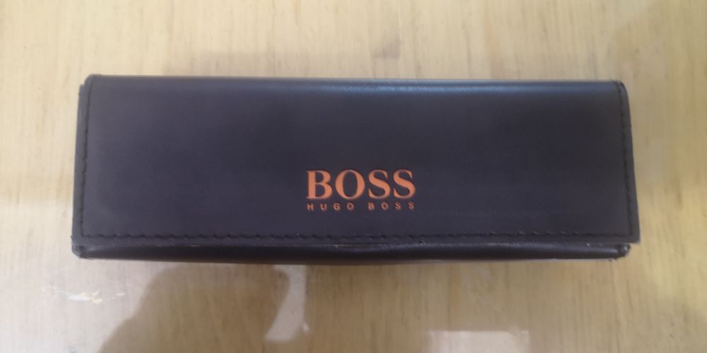 Оригинальный чехол для очков hugo boss