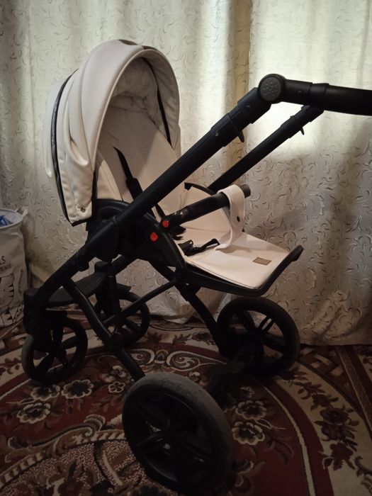 Продам дитячу коляску 2в1