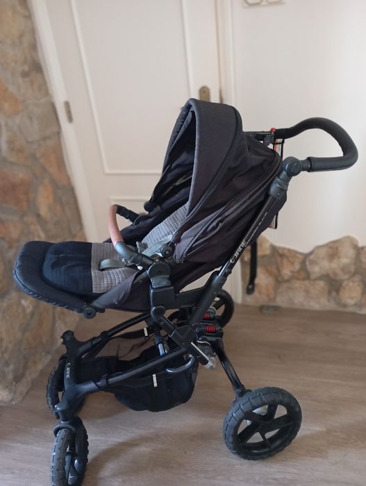 Carrinho de passeio e ovo