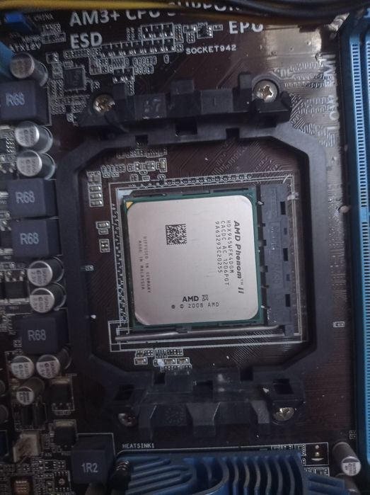 Продам комплект для пк.Материнка +проц+блок живлення в корпусі