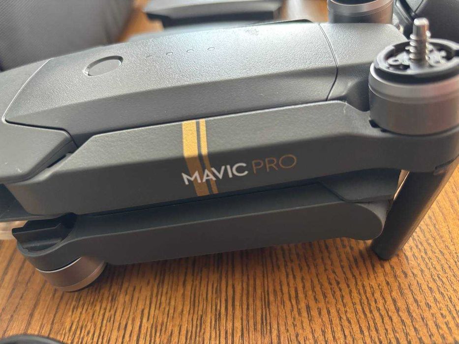 Квадрокоптер DJI Mavic Pro 4K
