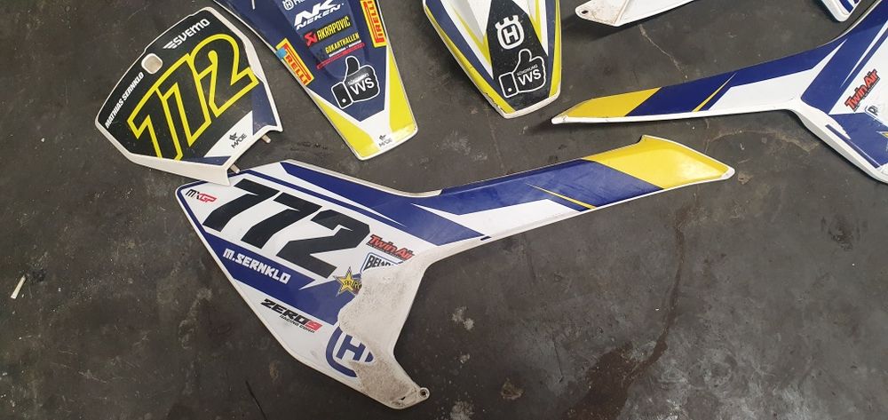 Komplet Plastików Boczek Błotnik bok Husqvarna tc 125 tc 250 FC 350