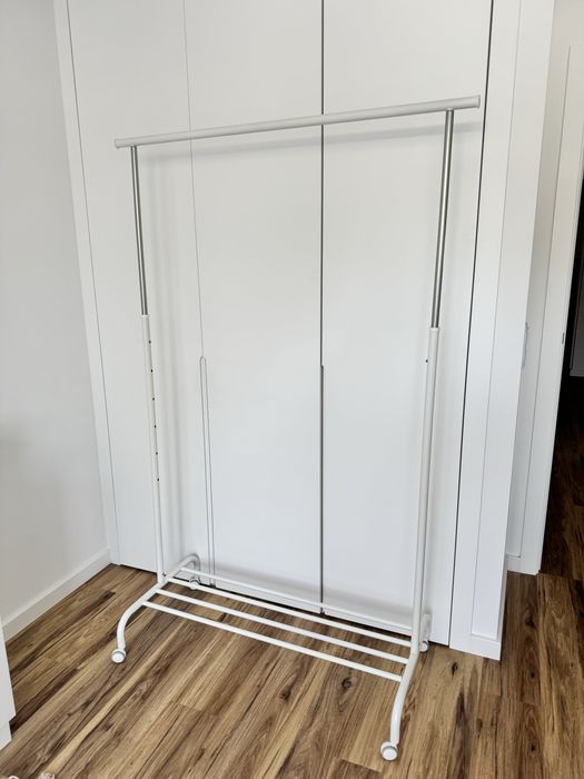 [ €10,00 ] Suporte p/ cabides | Branco | IKEA