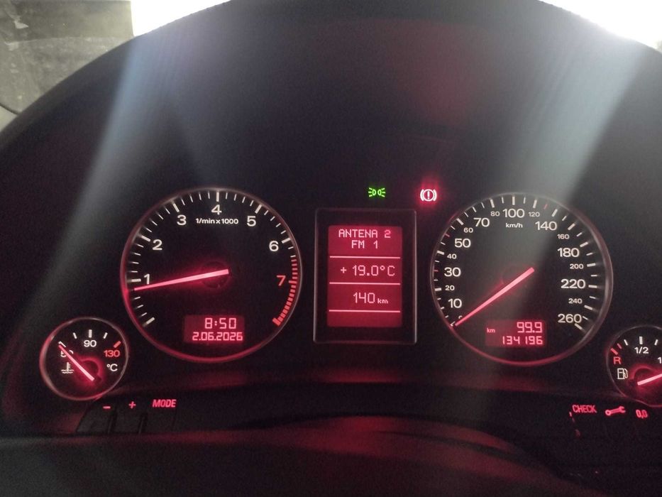 AUDI A4 B6 (8E2) 1.6 2001 – Elegância e Fiabilidade Alemã