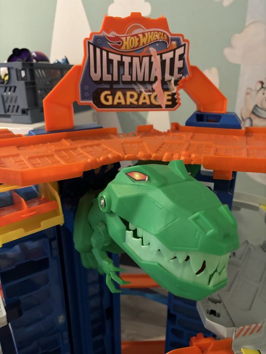 Garaz hot wheels trex