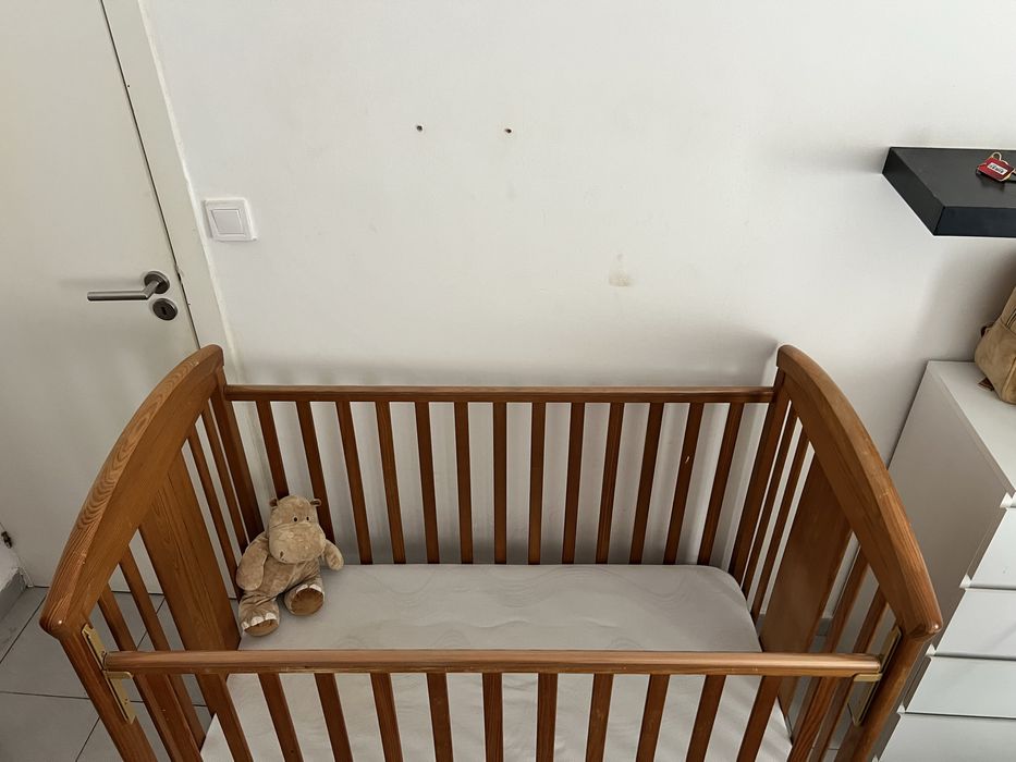 Berço e colchão para bebe