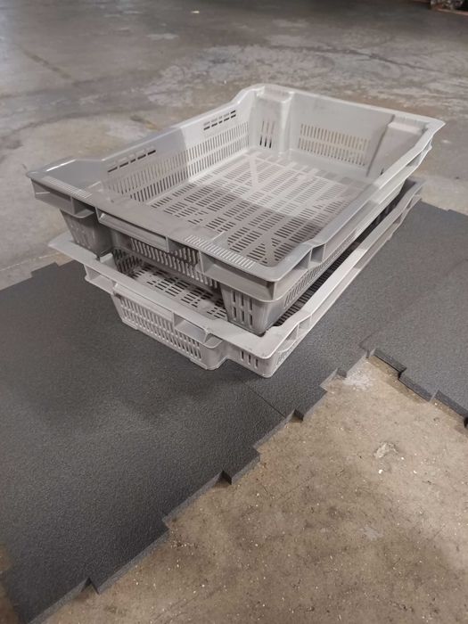 Caixas / Cestos plásticos 600x400x117mm Ventilados