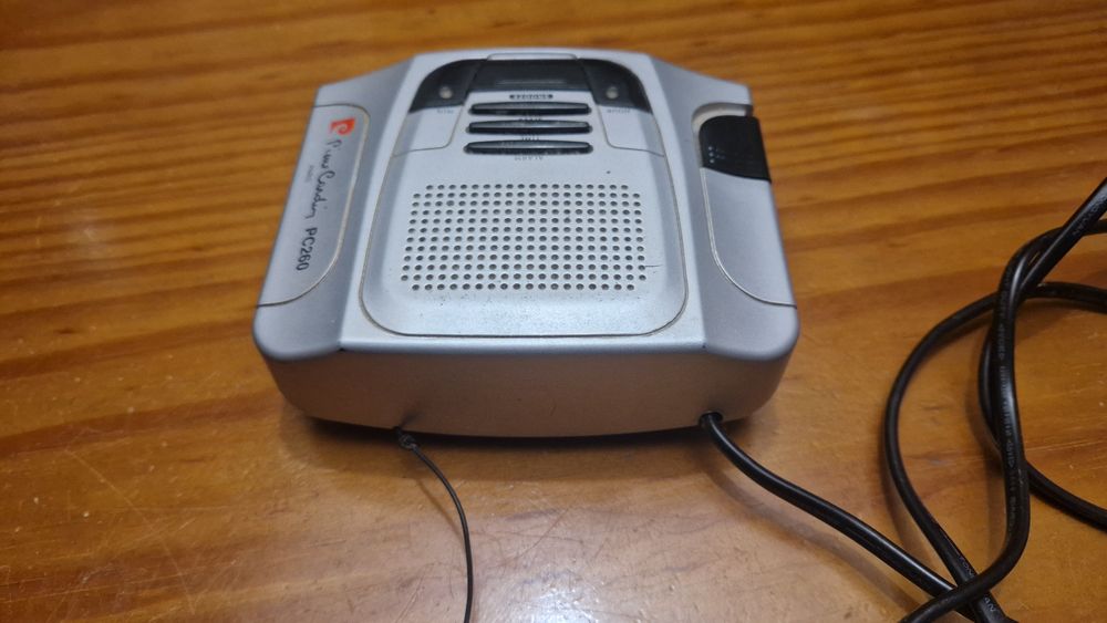 Rádio / despertador Pierre Cardin PC260