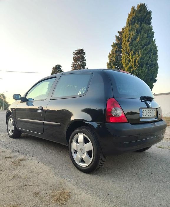 Renault Clio Comercial 1.5 dCi 1 Dono – 225.500 km – Histórico Completo (+3000€ Gasto em Oficina)