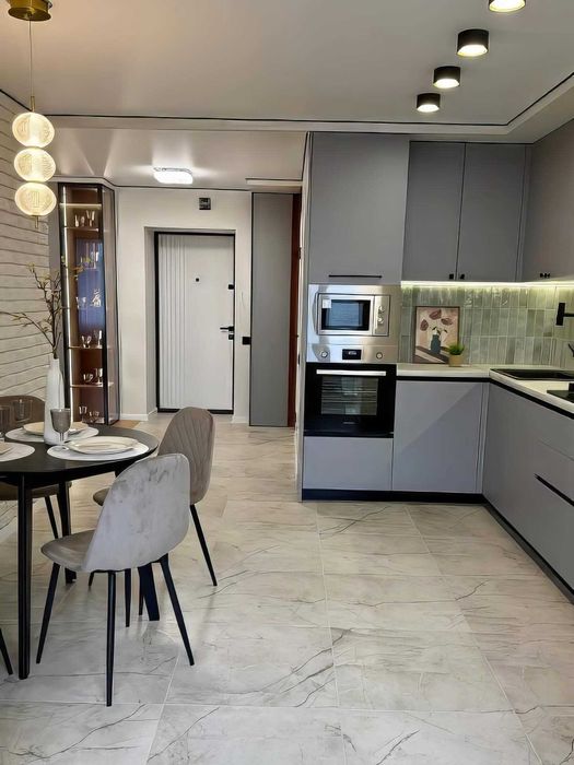 Стильна квартира поблизу ТРЦ Подоляни