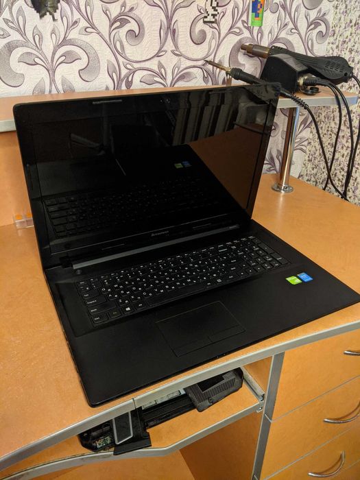 Разборка Lenovo G70-80 17.3"  Кришка матриці/Матриця/Шлейф матриці/кулер/доп плата