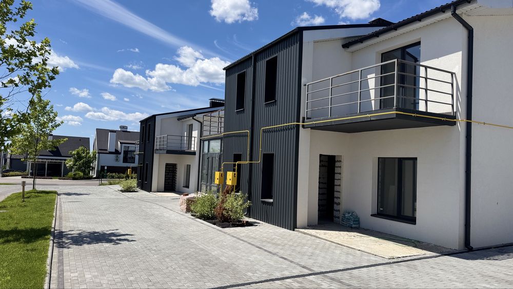 Забудовник КМ White-Blackie Duplex | Продаж дуплексів Київ