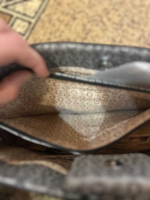 Нова сумка GUESS