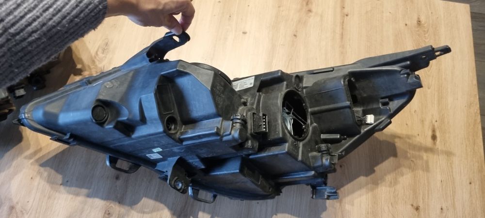 Lampa LED prawy przód OPEL ASTRA V K