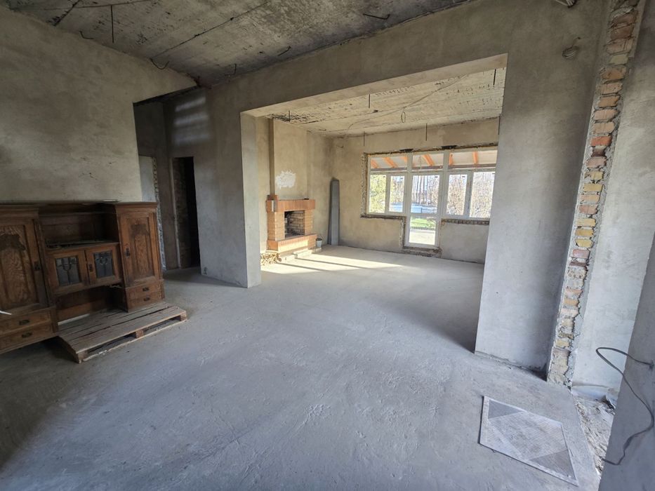 Будинок 230 м² в Ірпені, вул. Варшавська — $85 000. Цоколь мансарда гараж.