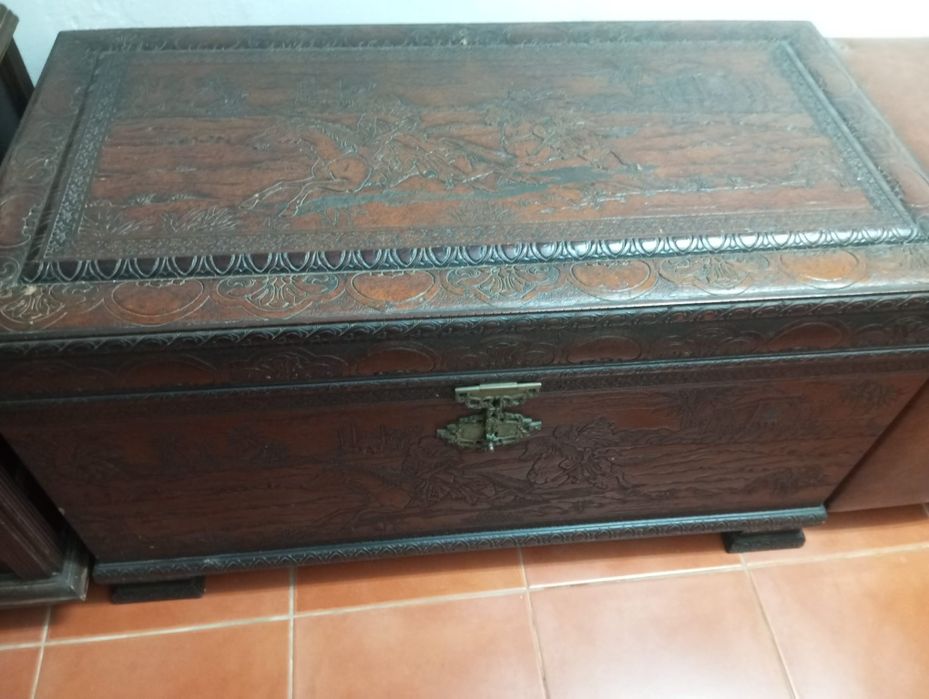 Baú vintage com chave