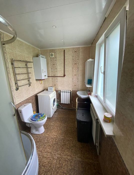 Гарний будинок в мальовничому селі