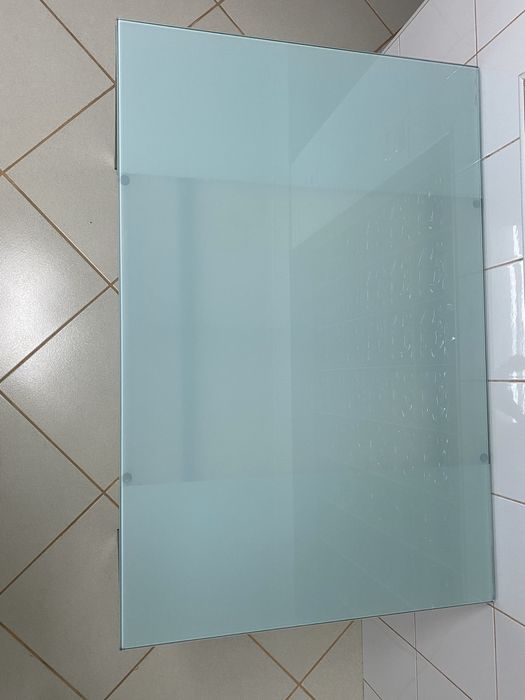 Mesa extensível com tampo em vidro, urgente