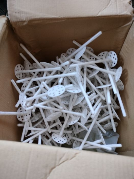 Okazja - kołki do styropianu firmy Koelner.