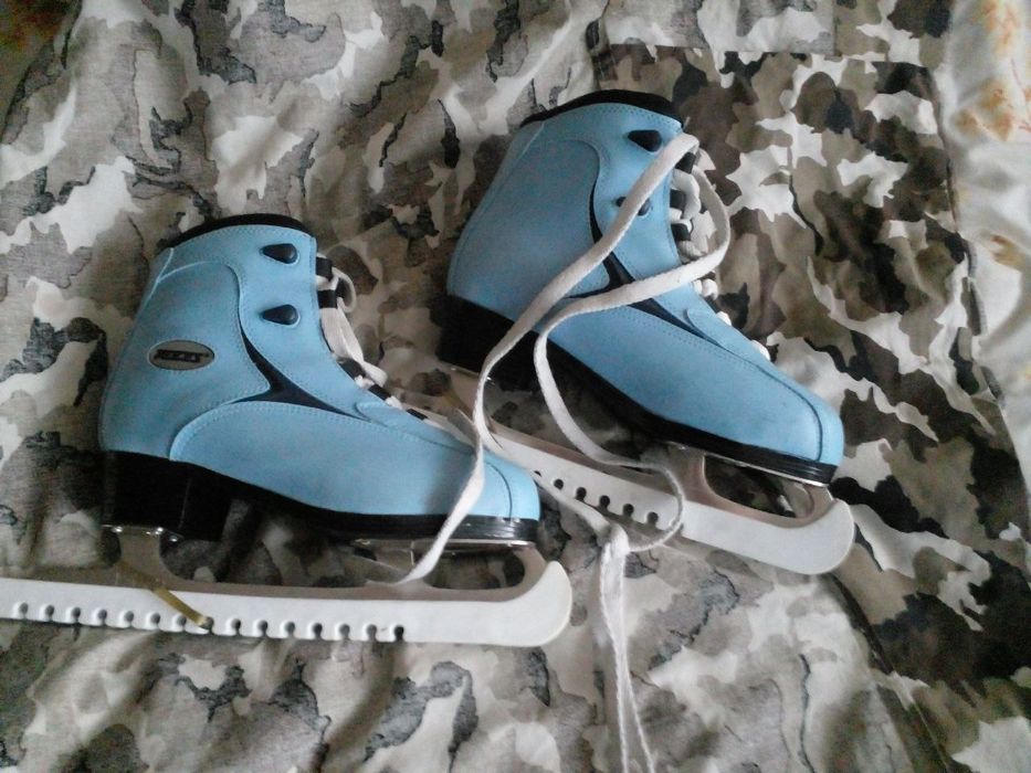 Ковзани жіночі фігурні